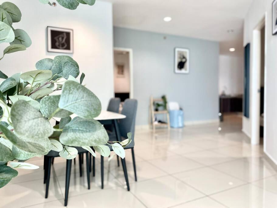 Mansion One Suites - Seaview Modern 2 Bedroom Suites George Town Exterior photo