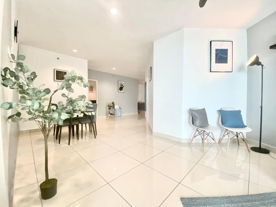 Mansion One Suites - Seaview Modern 2 Bedroom Suites George Town Exterior photo