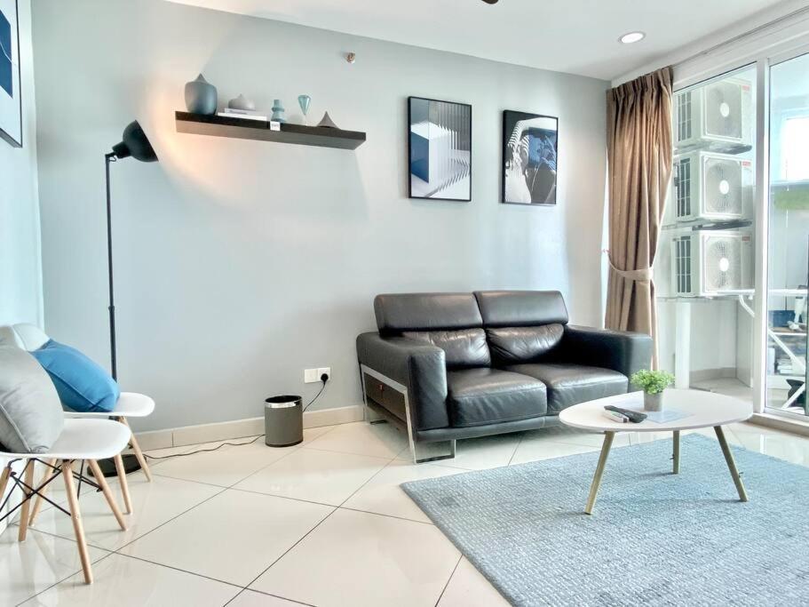 Mansion One Suites - Seaview Modern 2 Bedroom Suites George Town Exterior photo